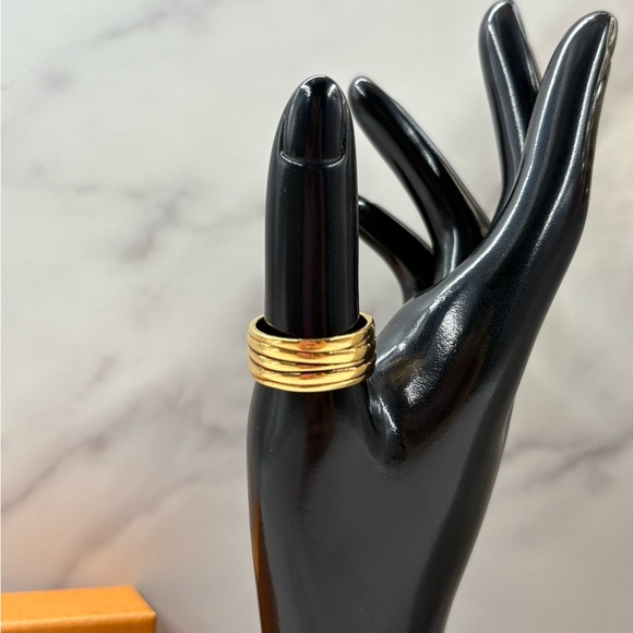 ❌SOLD❌🔥RARE! Louis Vuitton•Epi Ring Sz Large - Picture 2 of 3